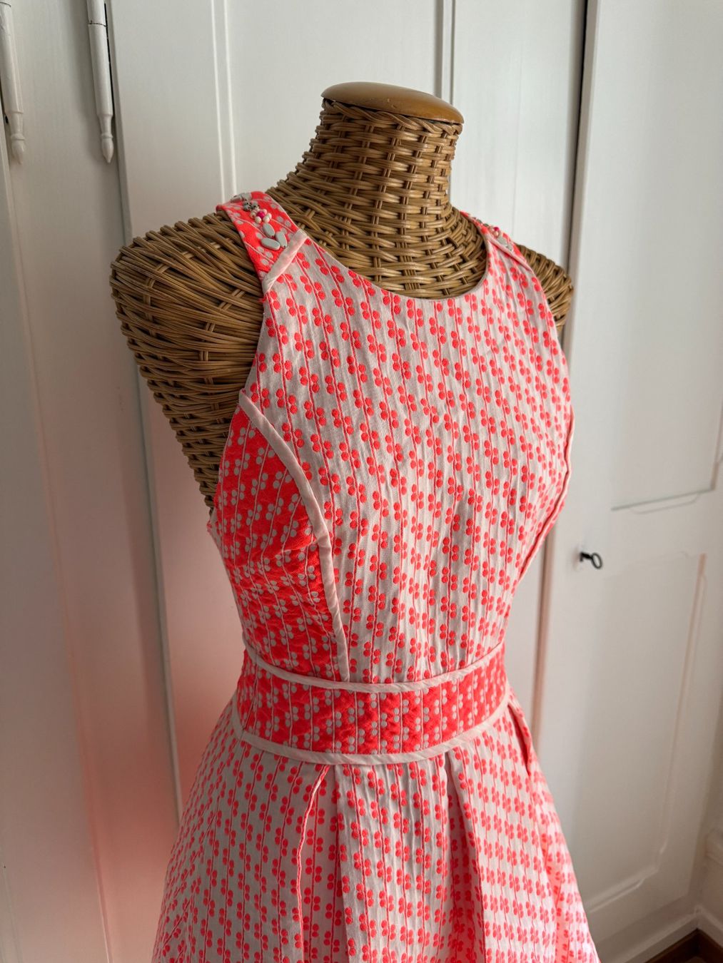 Derhy Robes: DERHY - Kleid neonpink-weiss S – D'occasion à Zürich par Diazaio 1