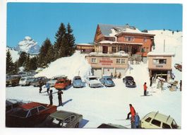 YBERGEREGG Hôtel Passhöhe - Skifahrer - Auto