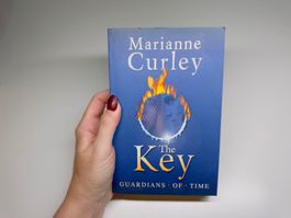 NOVEL: Marianne Curley, The key