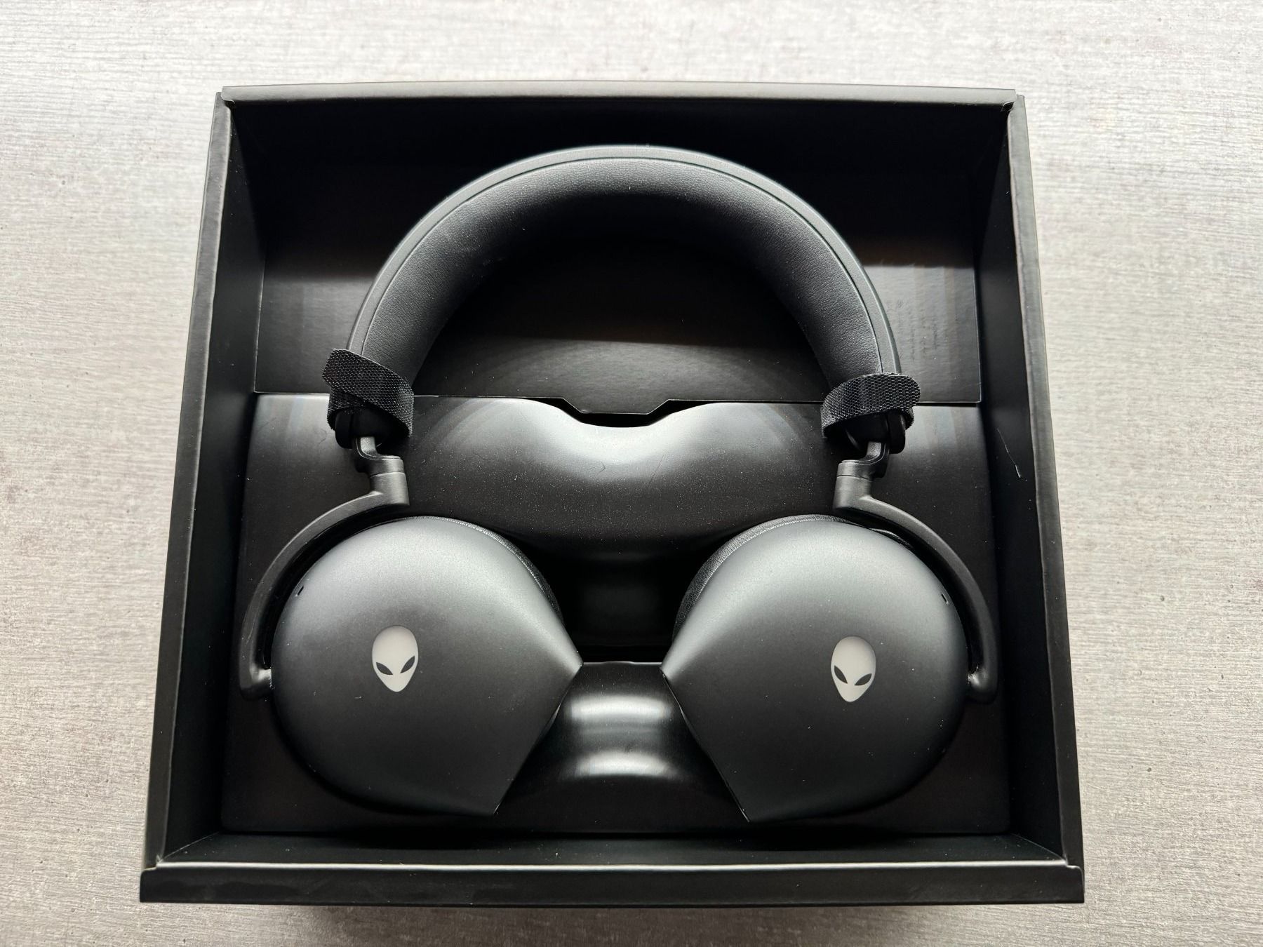 Kopfhörer: Alienware Tri-Mode Wireless-Gamingheadset – AW920H – Gebraucht aus Root von blare.rooch 1