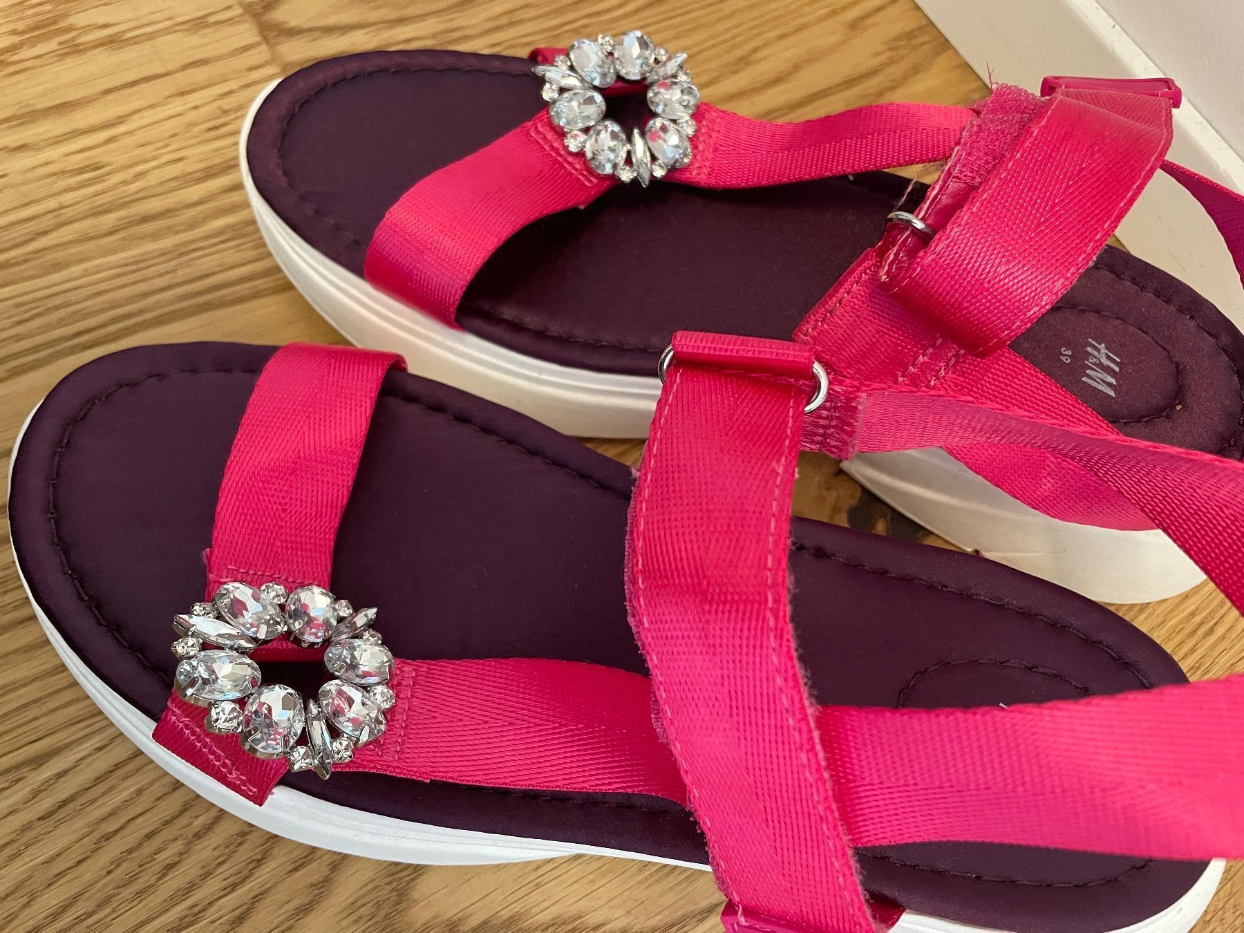H&M Scarpe da donna: Neue H&M Sandale 39 mit Strass – Nuovo e nell'imballaggio originale da St. Gallen venduto da jojan 2
