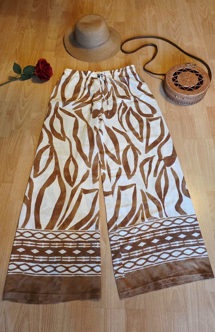 Pantaloni: Damen Hose weit gemustert Lang 100 cm, Grosse- L – Usato da Klingnau venduto da fairy.princess