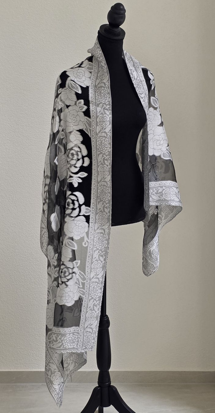 Foulard & Sciarpe: Schal mit Blumenmuster 100% Viskose neu – Nuovo (secondo la descrizione) da Rheinsulz venduto da Gilea 1