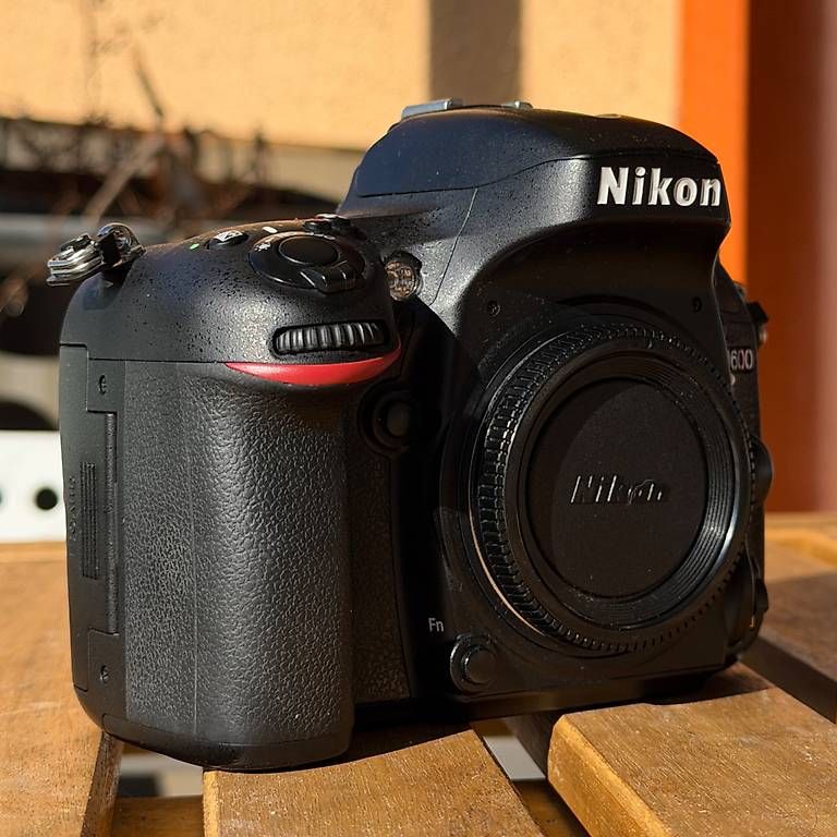 Nikon Fotocamera: Nikon D600 - 22k déclenchements – Usato da Yvonand venduto da val_hdx2 3