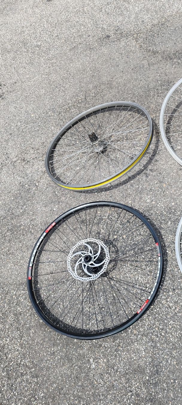 Pièces détachées: 11 roues de velo 26" – D'occasion à Biel/Bienne par Mollarddesign 1