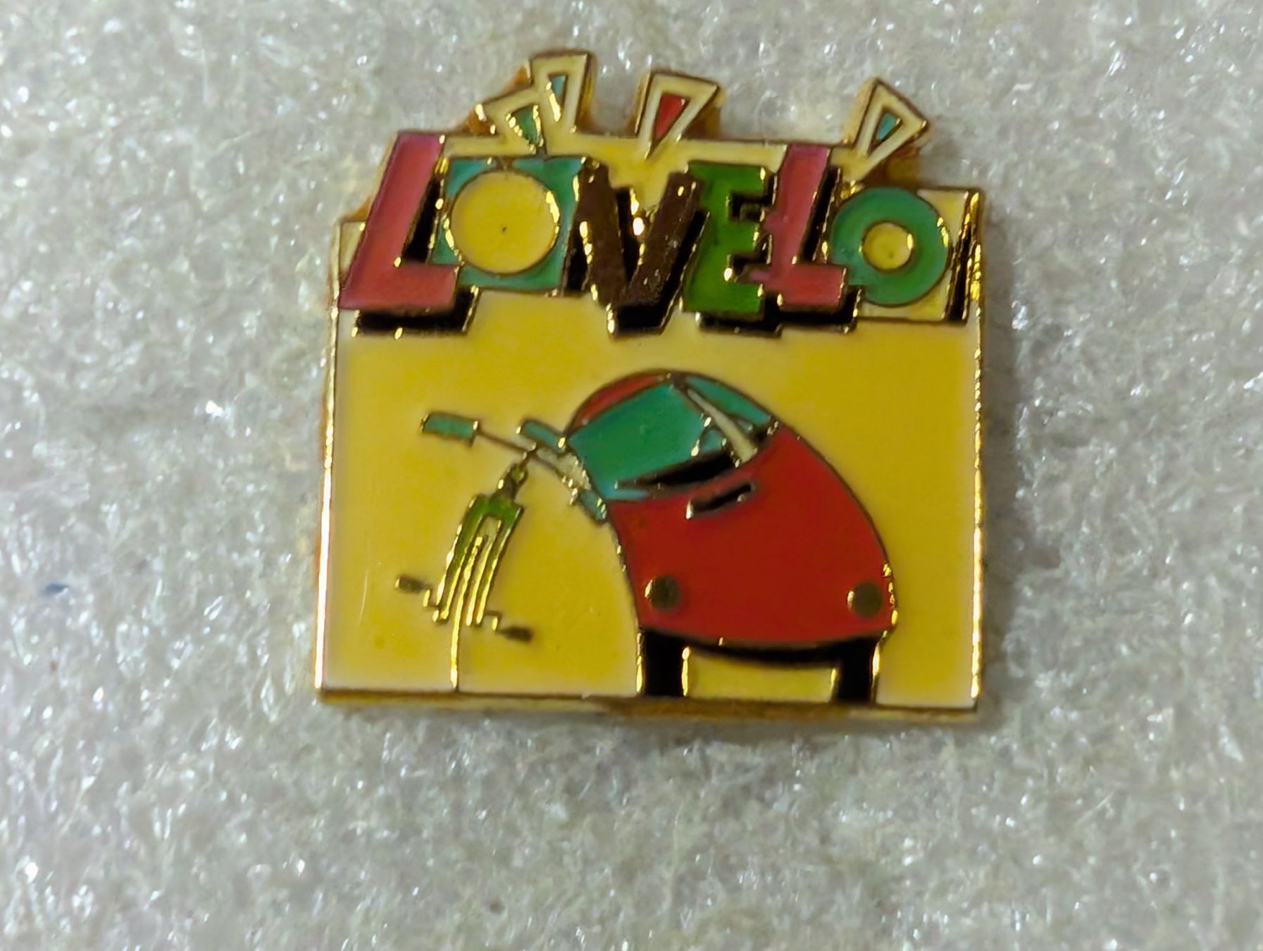 Placchette & Badge: Ansteckpin 111: Lovelo – Usato da Oppligen venduto da Pin-Fall-Shop