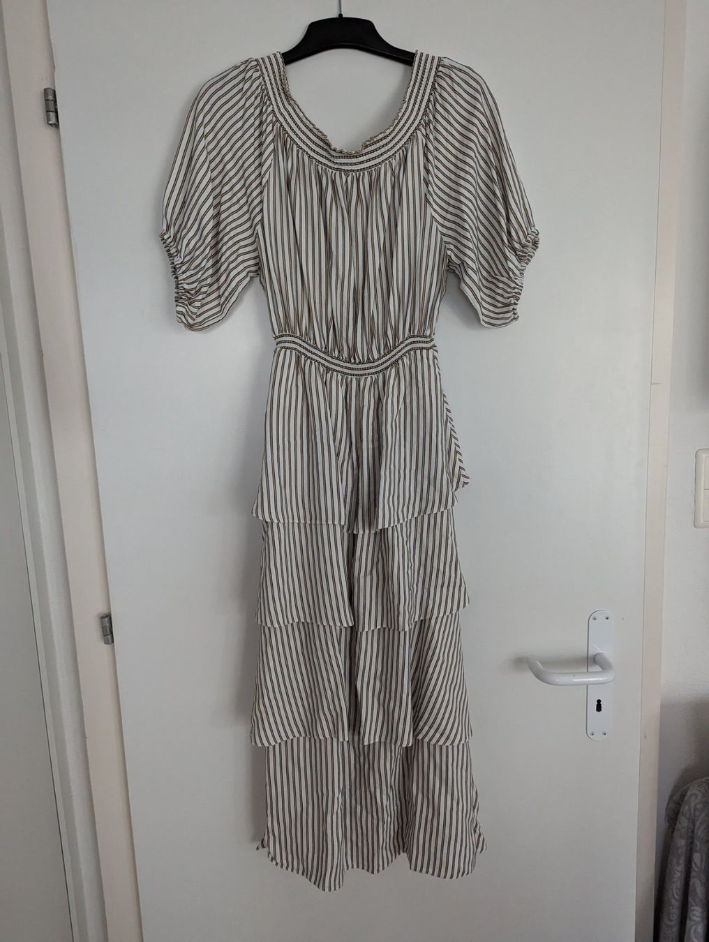 Maje Vestiti: Kleid von Maje, Gr. M, Carmenausschnitt, Neu – Nuovo (secondo la descrizione) da Chur venduto da Ronja777 1