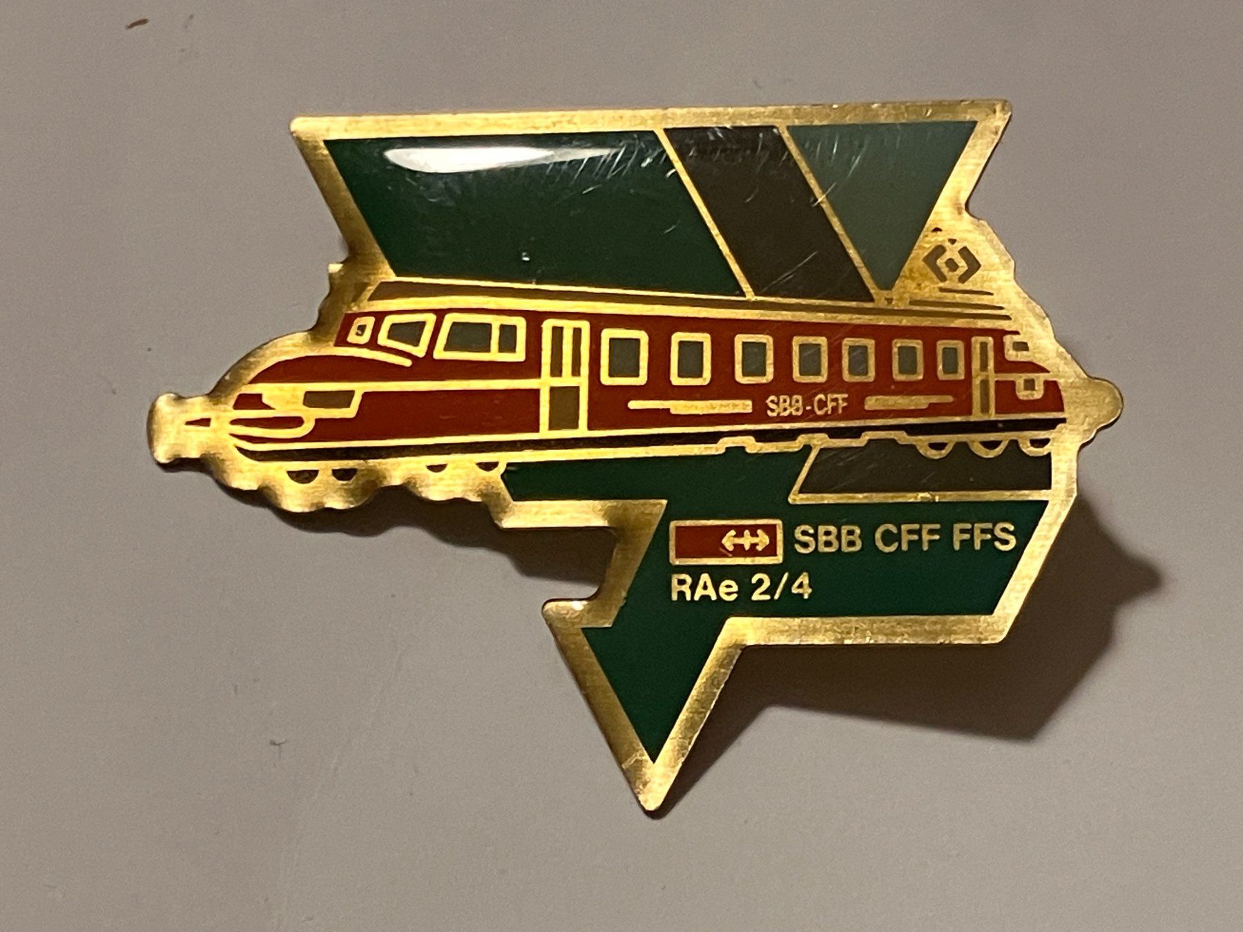 Placchette & Badge: 1 Pin SBB Lokomotive RAe 2/4 – Usato da Basel venduto da djwwpp