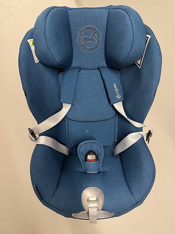 Cybex Seggiolini per auto: Cybex Kinderautositz Reboarder inkl. Base – Usato da Winterthur venduto da TopGun9