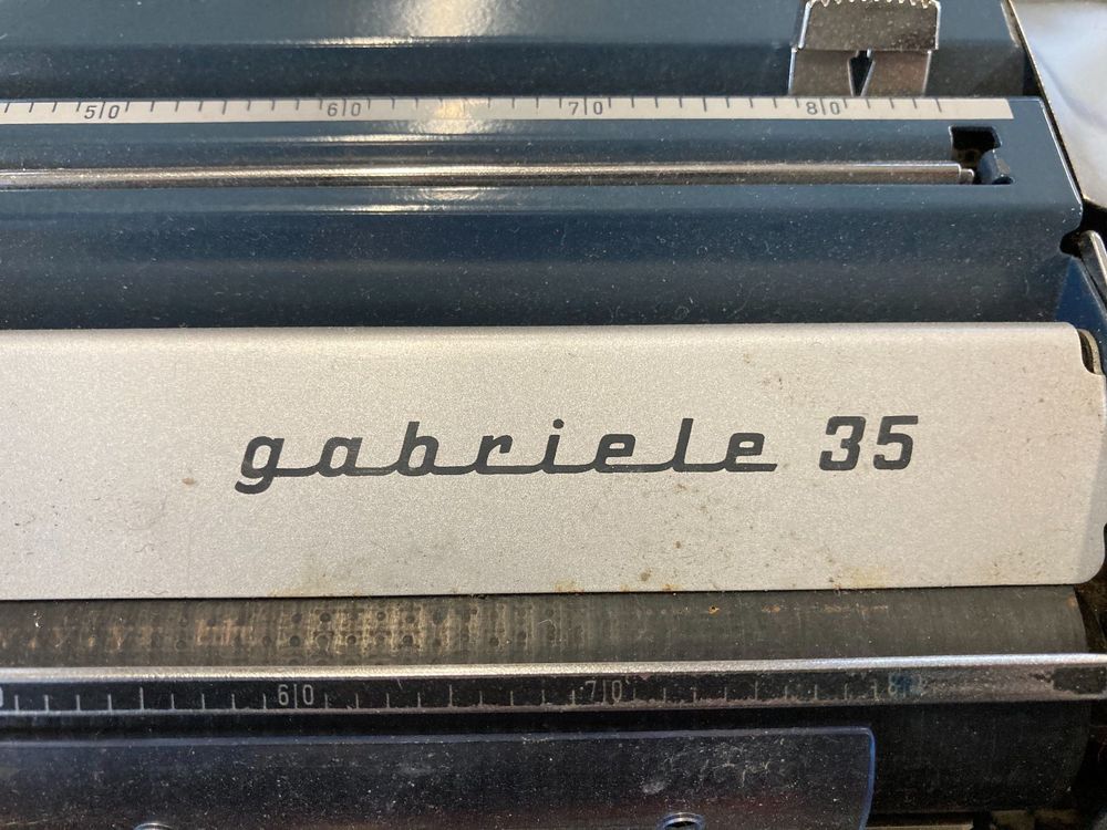 Machine à Ecrire ADLER Gabriele 35 Métal Chrome + Plastique Bleu