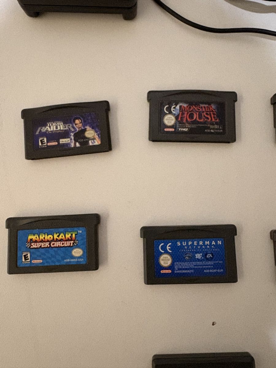 Nintendo Console: Game Boy advance sp + chargeur + 7 jeux – Usato da Dompierre FR venduto da PRiT_Madara 1