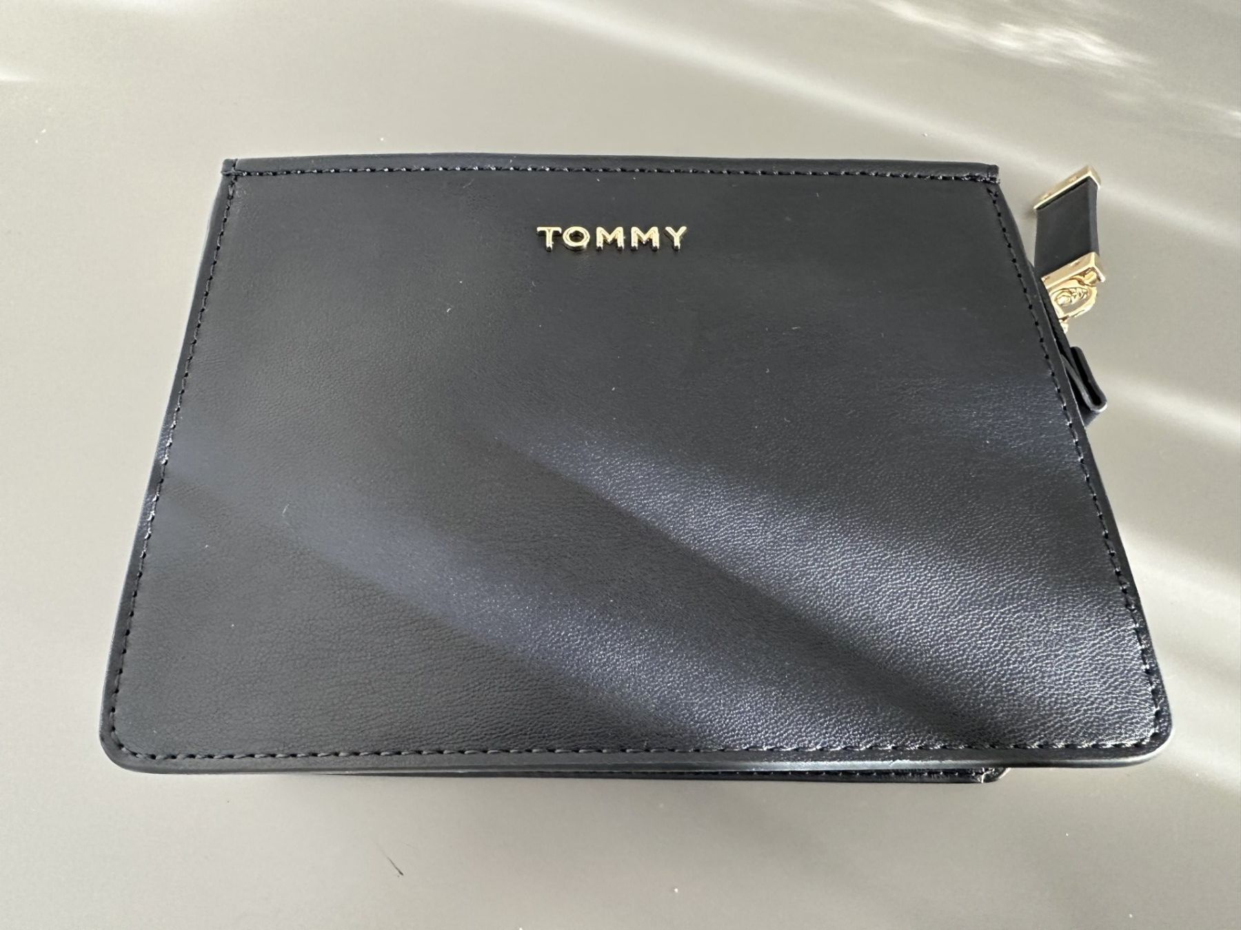 Tommy Hilfiger Taschen für Damen: Kosmetiktasche von Tommy Hilfiger – Neu (gemäss Beschreibung) aus Oberurnen von Smile58 4