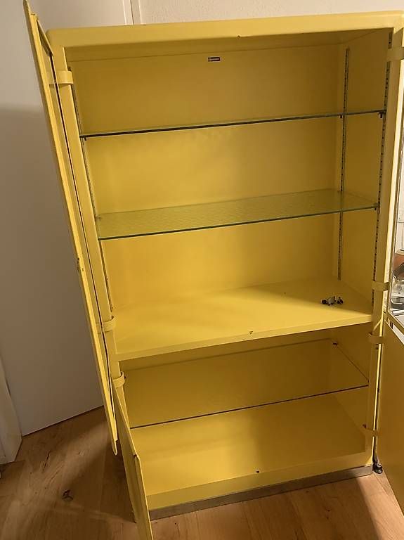 Armoires: Arztschrank  – D'occasion à Obernau par fab_9wnq 1