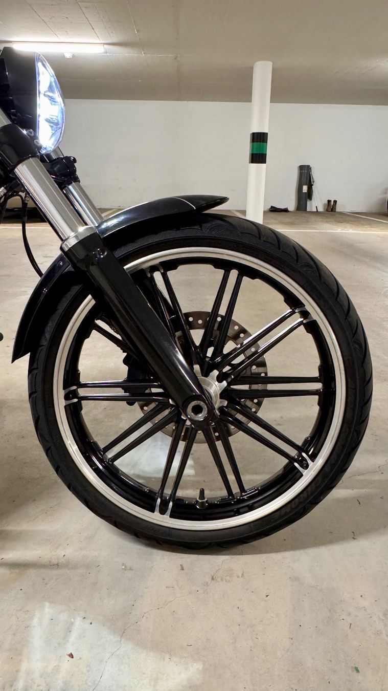 Harley-Davidson Cruisers: Harley Davidson Breakout FXBRS 114 – D'occasion à Sarnen par b.88 7