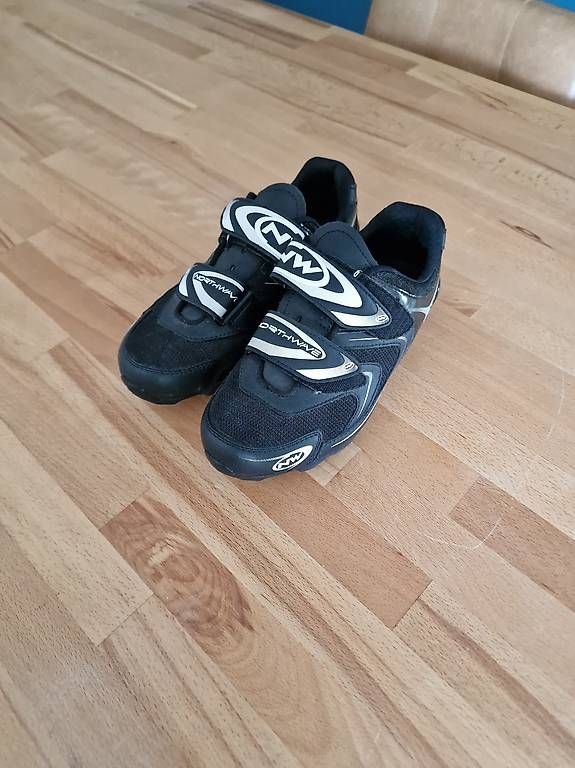 Chaussures hommes: Velo-Schuhe Gr. 39 – D'occasion à St. Gallen par ste_fq9h