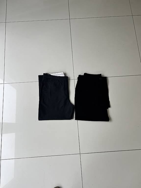 Pantaloni: 2 pantalons Hugo Boss taille 36 – Usato da Epalinges venduto da Kallem