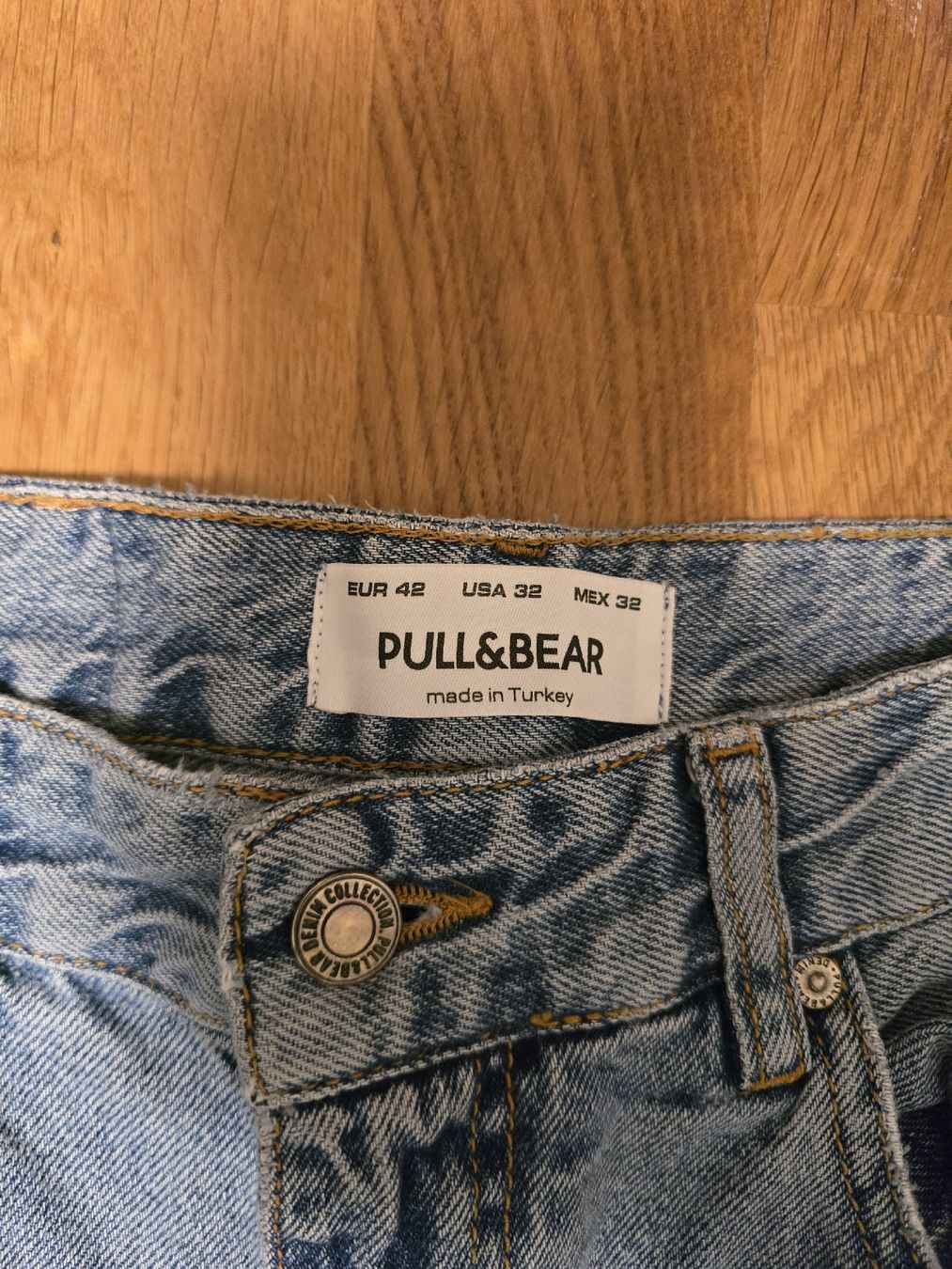 Levi's Lotti di vestiti: Lot de 3 jeans Levi's et Pull & Bear  – Usato da Perroy venduto da gui_6kwf 7
