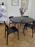 Magis Tavolo XZ3 Table with matching chairs