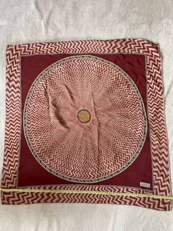 Foulard en soie vintage PRINCESS GALITZINE bordeaux
