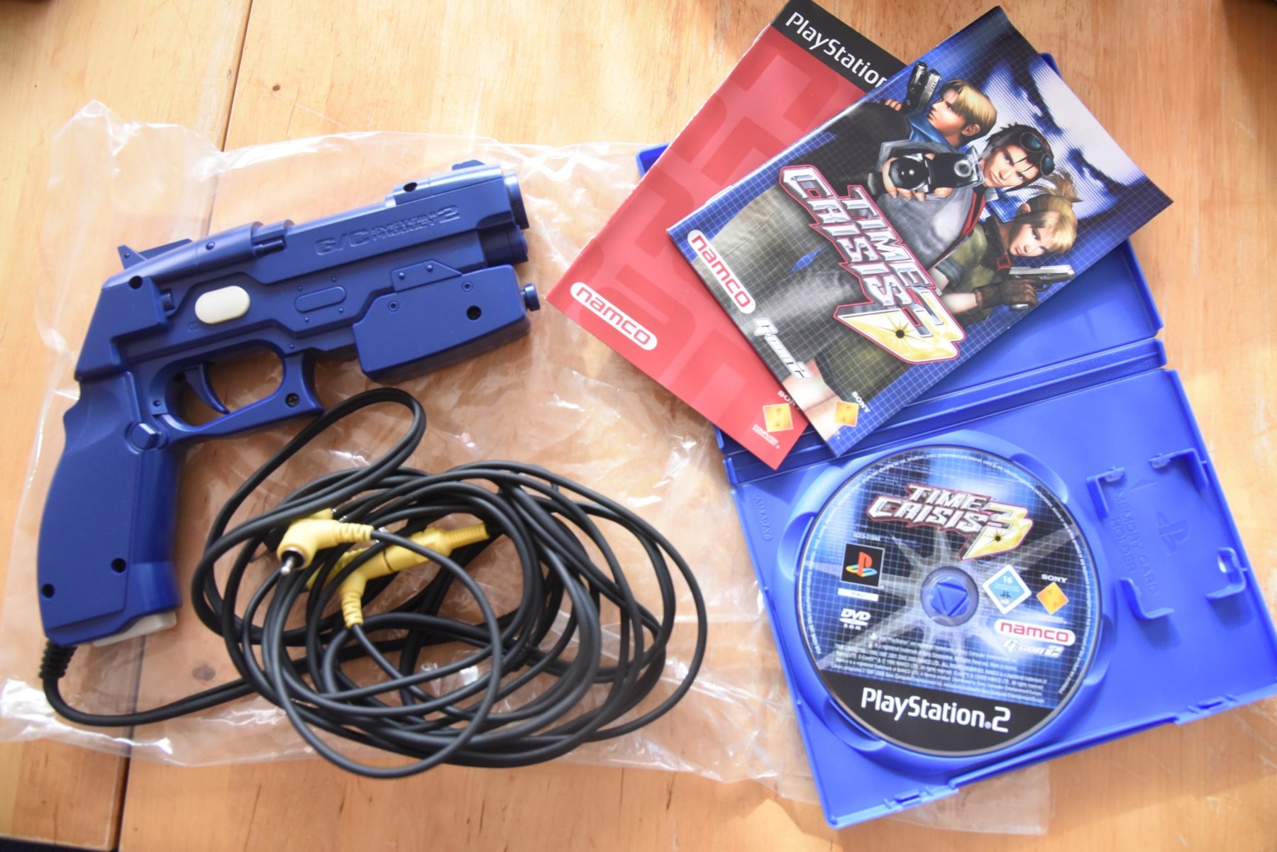 Spiele: Time Crisis 3 + G-Con2 (CIB) – Gebraucht aus Frenkendorf von  8