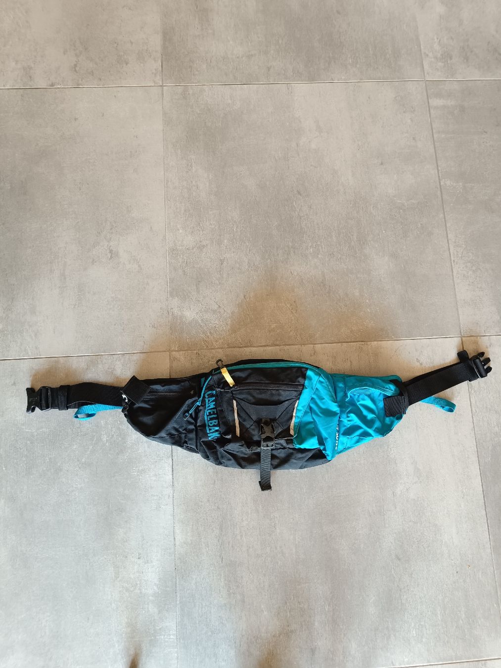 Camelbak Rucksäcke: Marsupio Camelbak Palos 4LR blu/nero usato – Gebraucht aus Dino von bin_2zfr