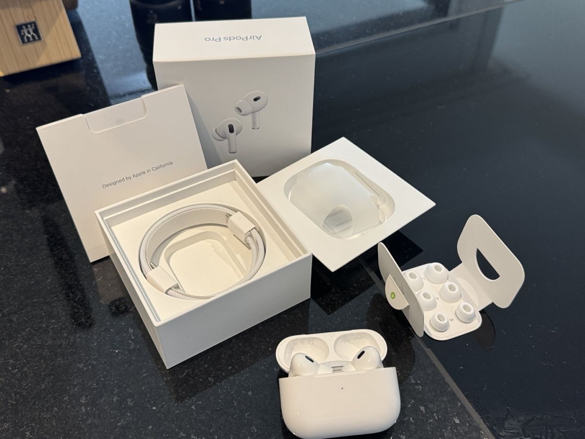 Apple Casques audio: Apple AirPods Pro 2. Gen – D'occasion à Spreitenbach par jeremydaniels.ch