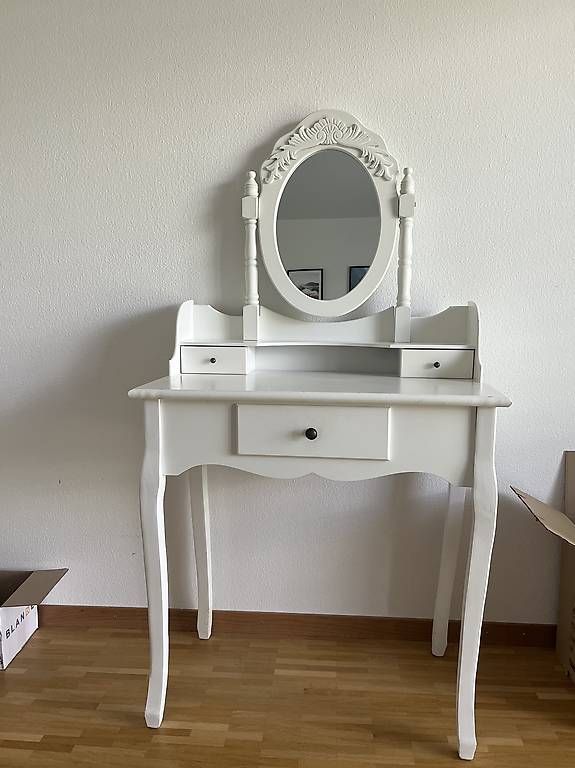 Tavoli da trucco: Schminktisch mit Spiegel – Usato da Zofingen venduto da jas_j2kz