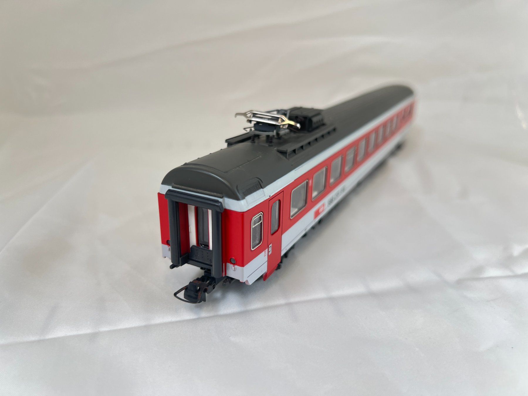 Roco Modellini di ferrovie: SBB Speisewagen rot/weiss von Roco – Usato da Zürich venduto da Drahtzug 1