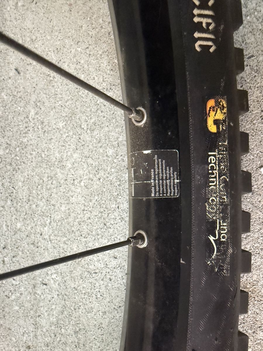 Mavic Pièces détachées: MTB Wheelset 26 Roval + Mavic  – D'occasion à Giswil par urr_7c5j 7