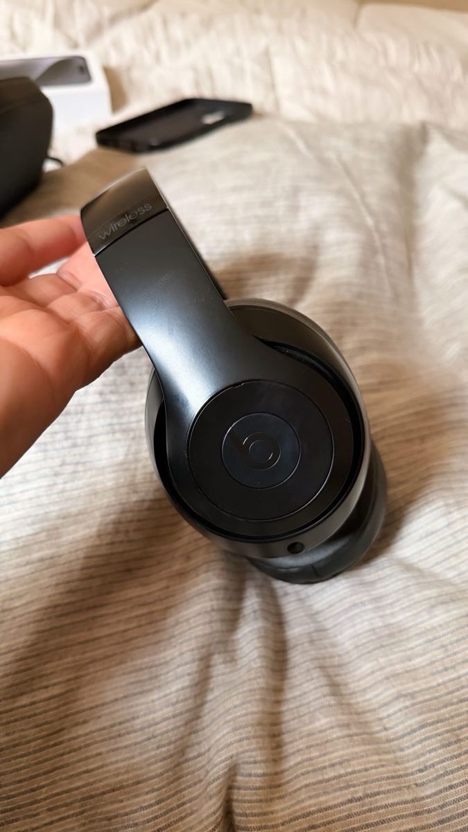 Beats Casques audio: Beats Solo3 Wireless Bluetooth Kopfhörer – Schwarz – D'occasion à Lostorf par Giulialadelfa