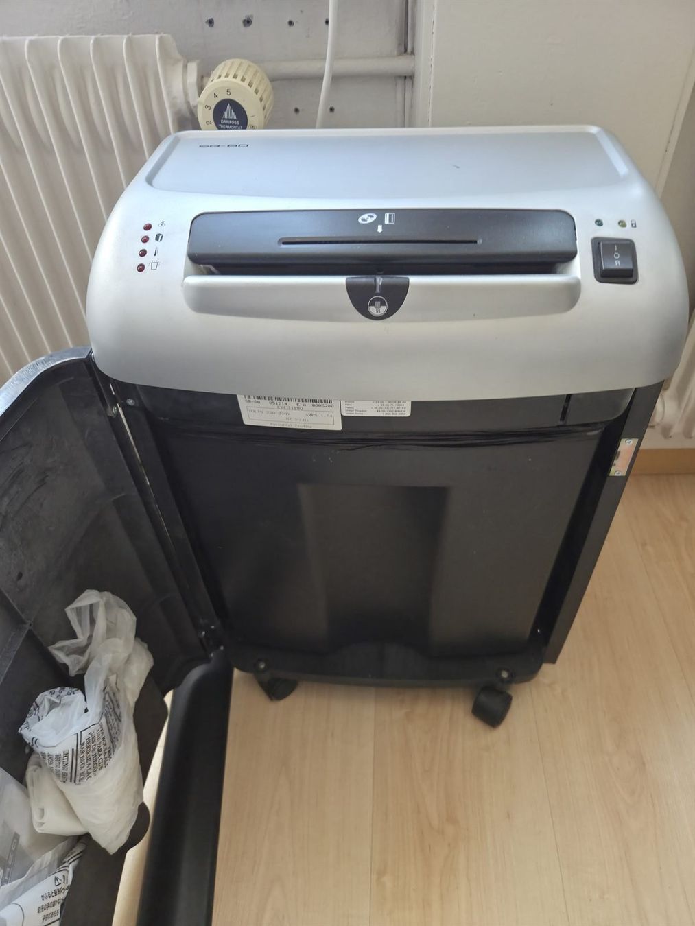 Fellowes Distruggi documenti: Fellowes SB-80 Aktenvernichter Büro – Usato da Zürich venduto da ant_m569 2
