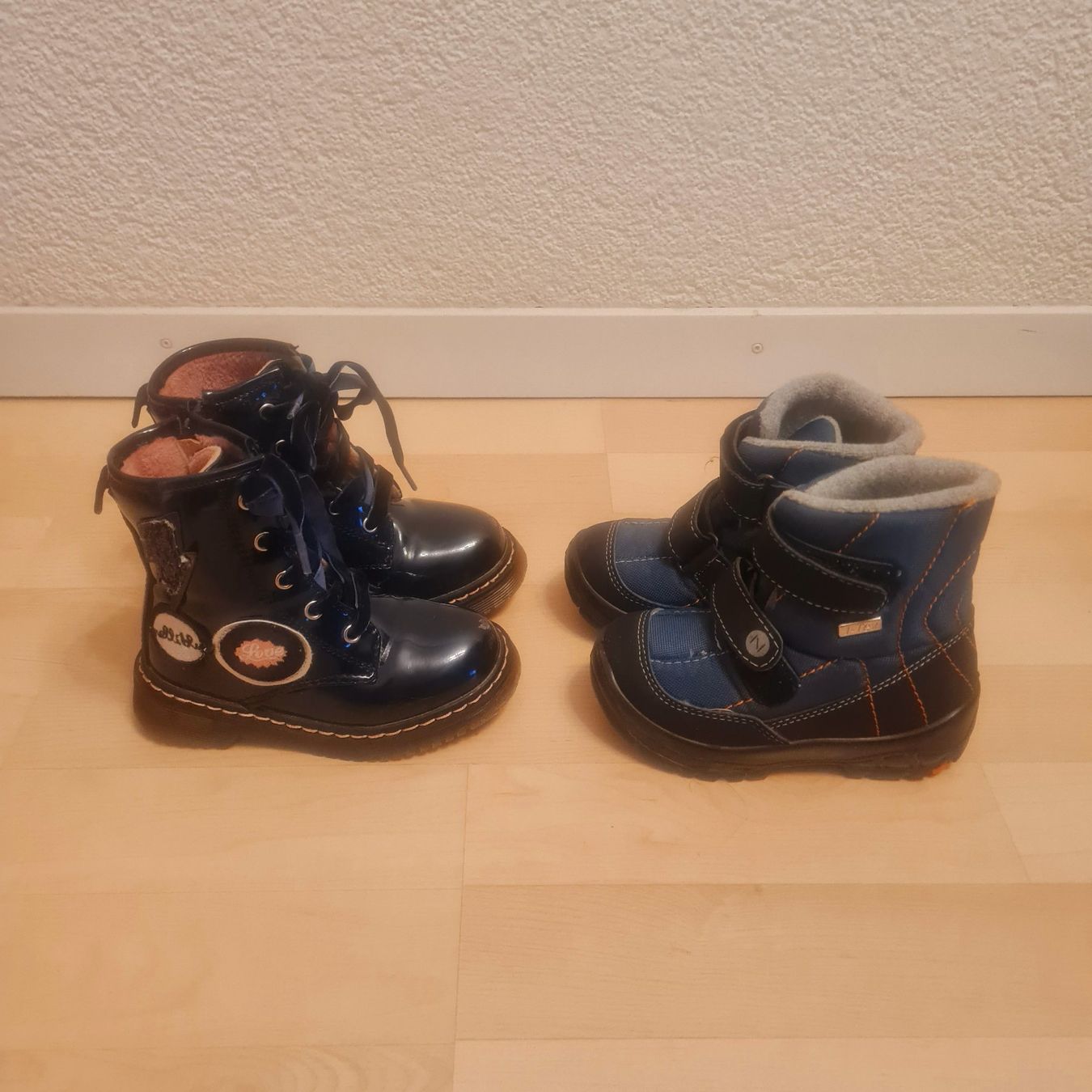 Scarpe per ragazze: 5 er Set Winterschuhe Grösse 25 – Usato da Lyss venduto da waldfee10 1