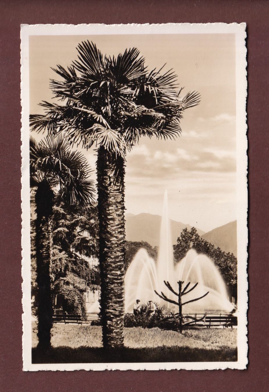 Cartoline postali: LUGANO - Giardini Pubblici - 1939 – Usato da Pully venduto da nicecards-shop