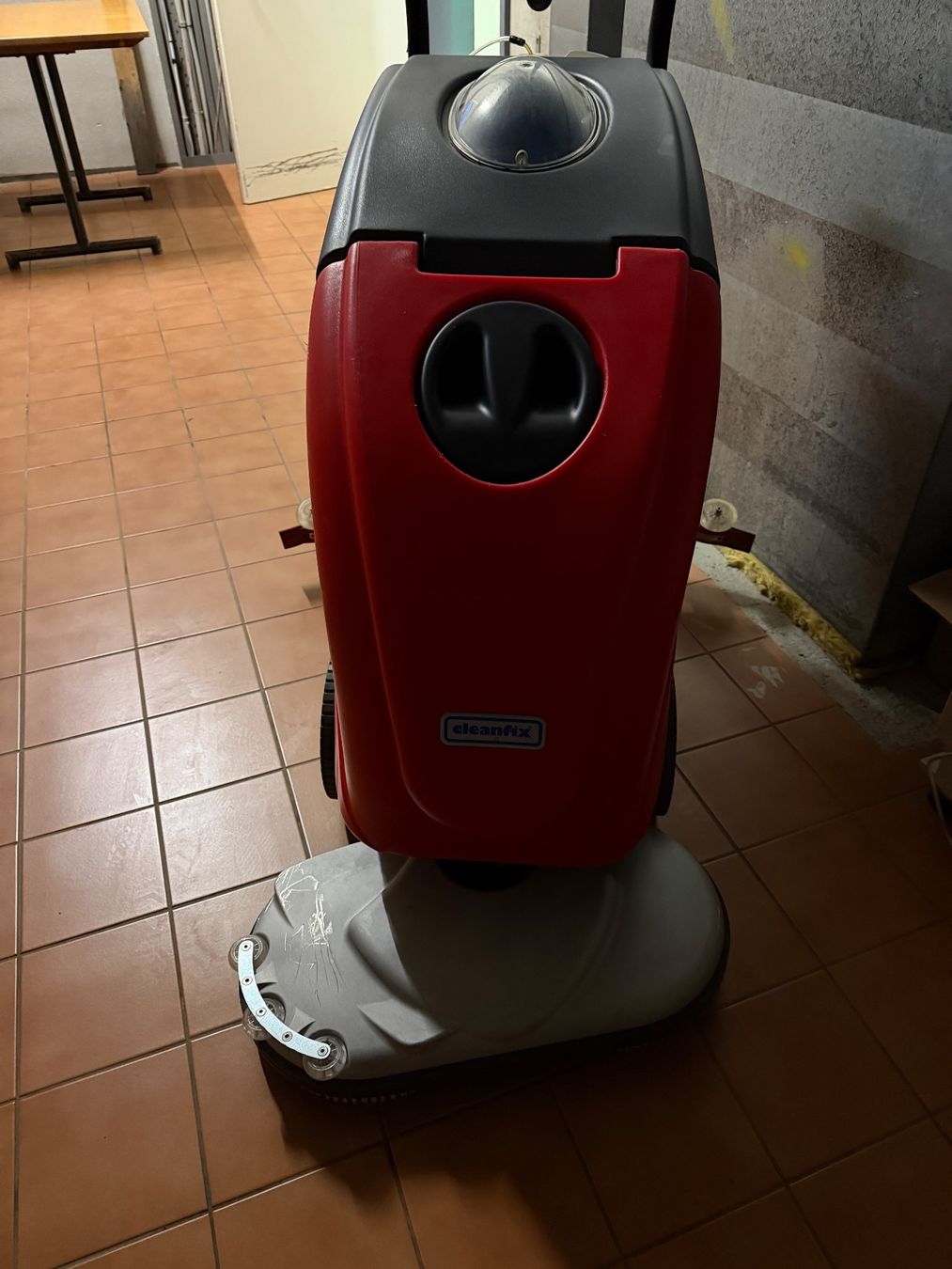 Cleanfix Tutte le macchine: Autolaveuse cleanfix RA605-2 – Usato da Remaufens venduto da Inaro21 4
