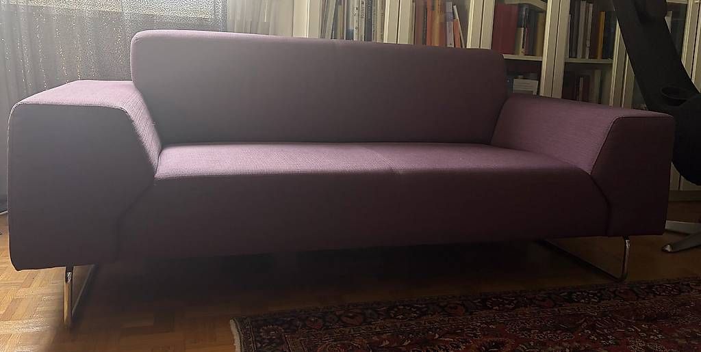 Divani: Modernes Sofa in Violett - Micasa – Usato da Mels venduto da twicebutnice