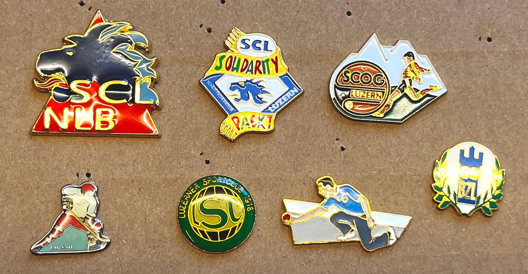 Placchette & Badge: Sport Pin von Luzern – Usato da Obernau venduto da Wgnom