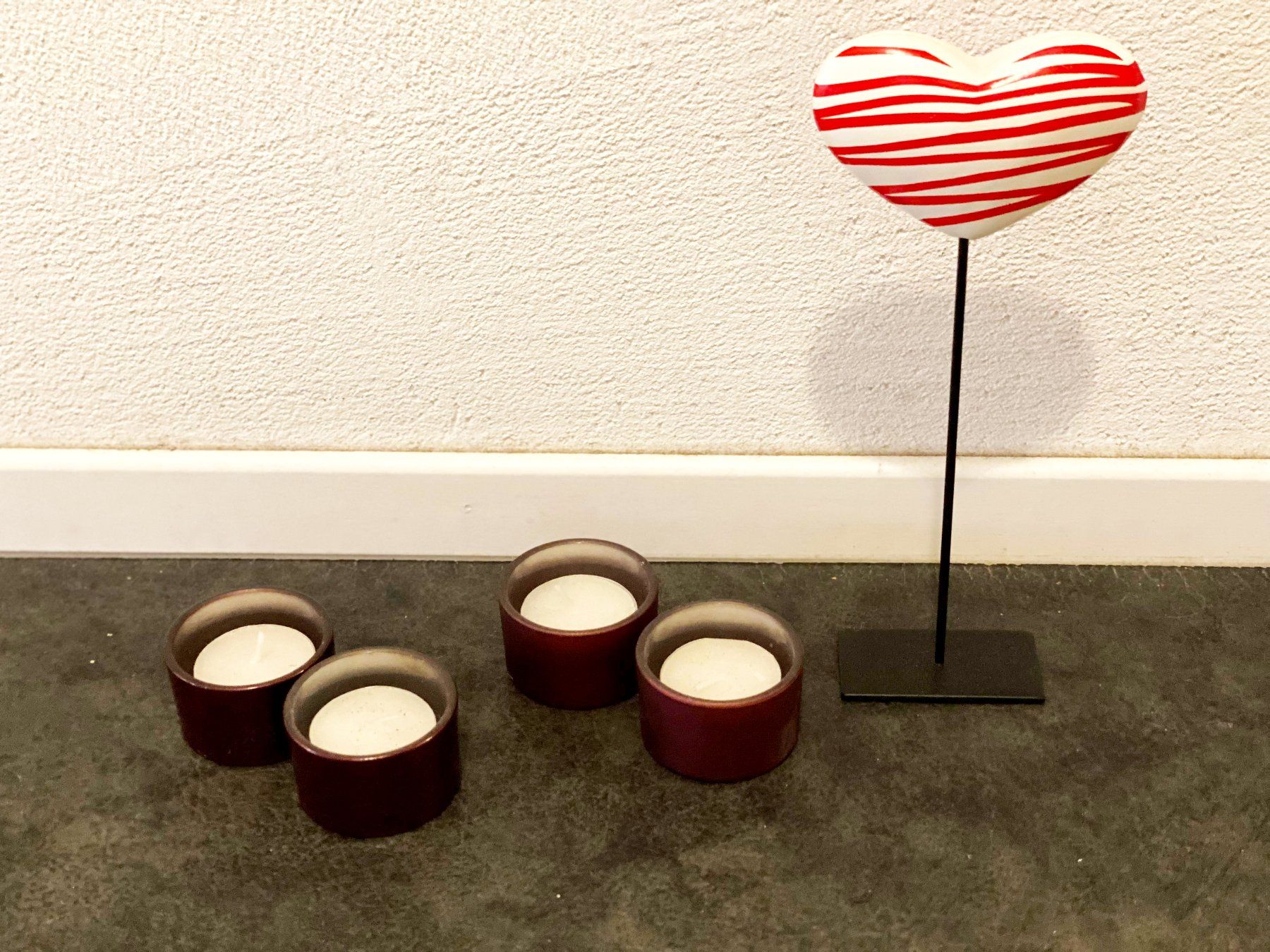 Tutte le decorazioni: 4 Teelichthalter und 1 Dekoherz / Deko – Usato da Eschenbach SG venduto da Sums