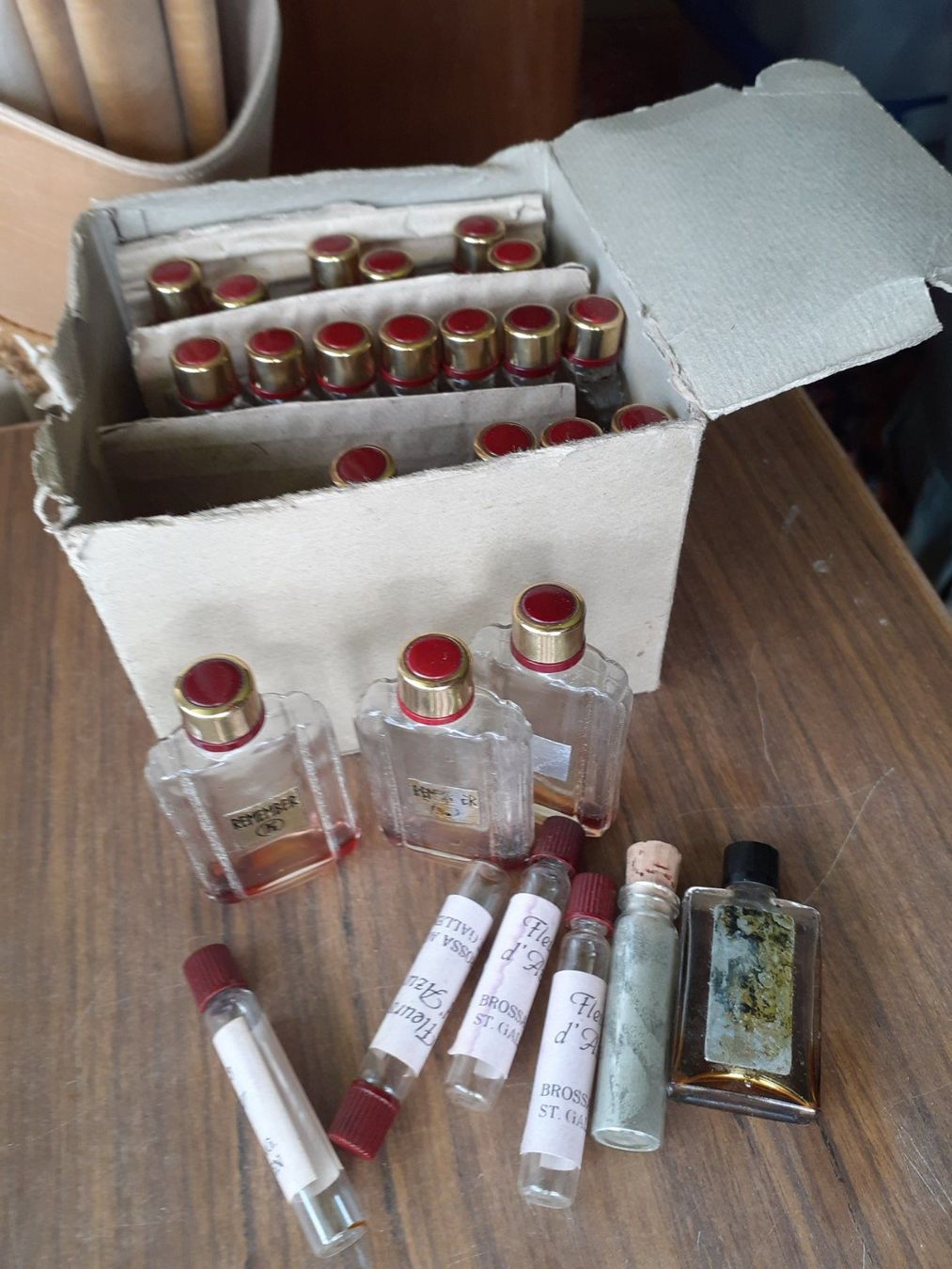 Flaconi: Parfum Flacons Sammlung – Usato da Mörschwil venduto da antiksalon 2