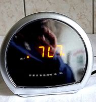 Radio-Wecker mit Alarm und Radiofunktion