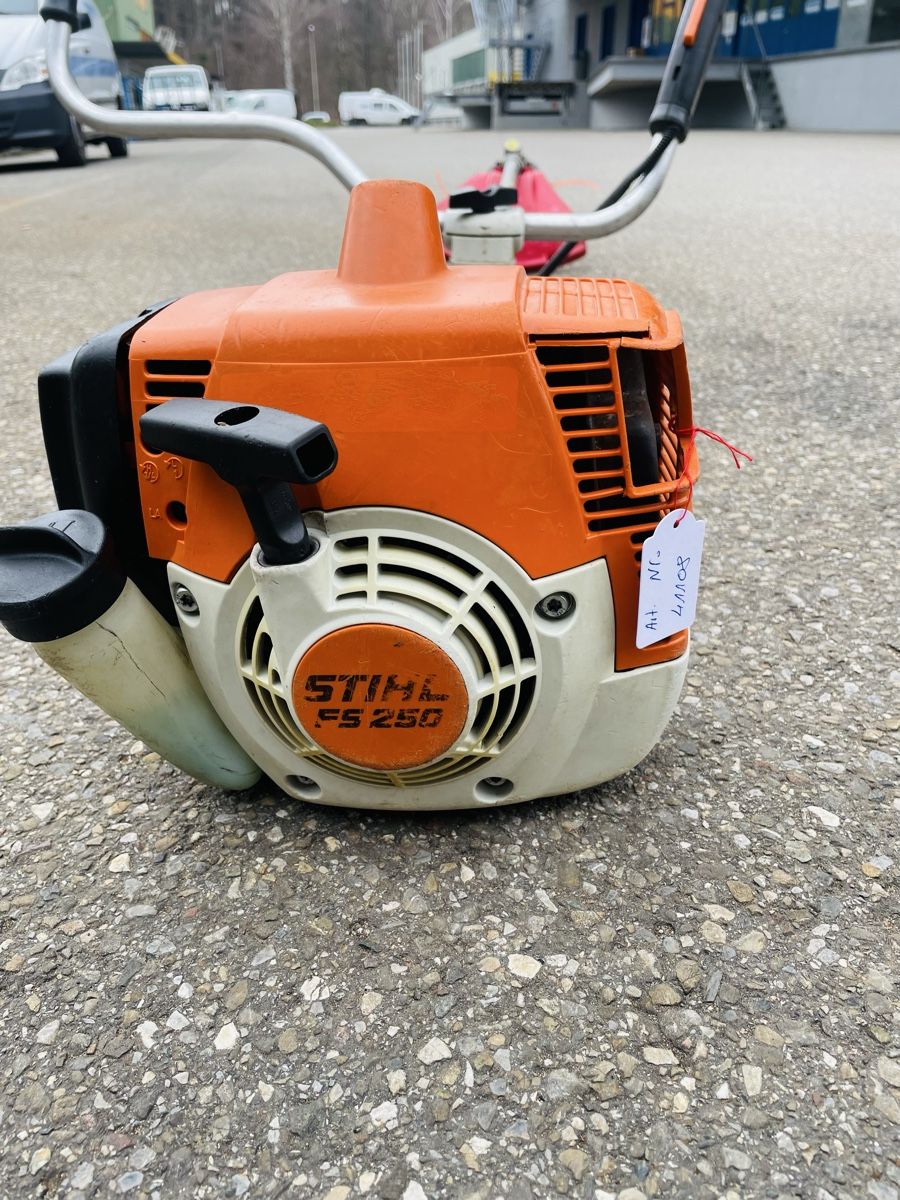 Stihl Tutti gli attrezzi: Rasentrimmer Stihl FS 250 – Usato da Würenlos venduto da Shop_Shop 6
