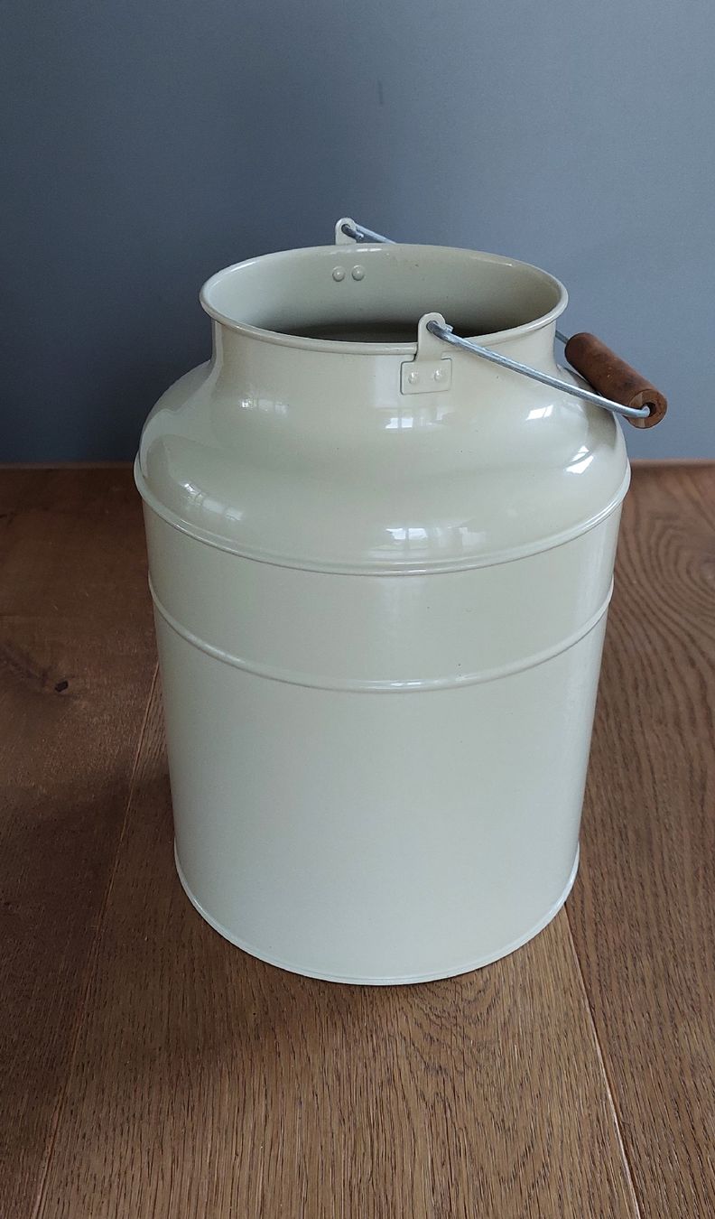 Vase & Récipients: Blumenvase aus Metall – Neuf (Voir description) à Fehraltorf par fridolin024