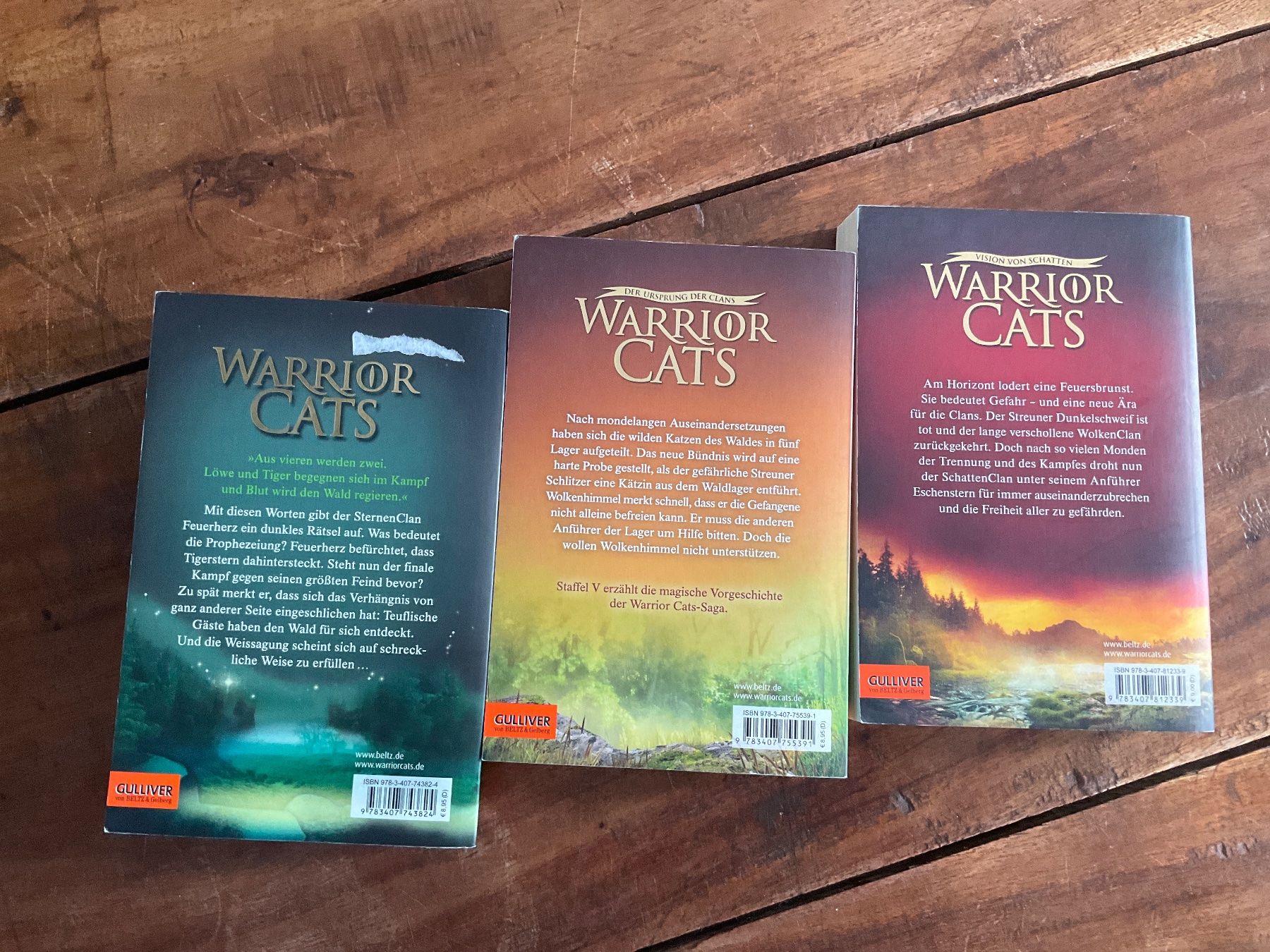 Bücher: Warrior Cats Erin Hunter 3x – Gebraucht aus Avenches von Lactobacille 1