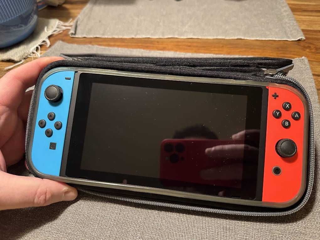 Nintendo Consoles: Nintendo Switch – D'occasion à Pfäffikon ZH par PC86 1