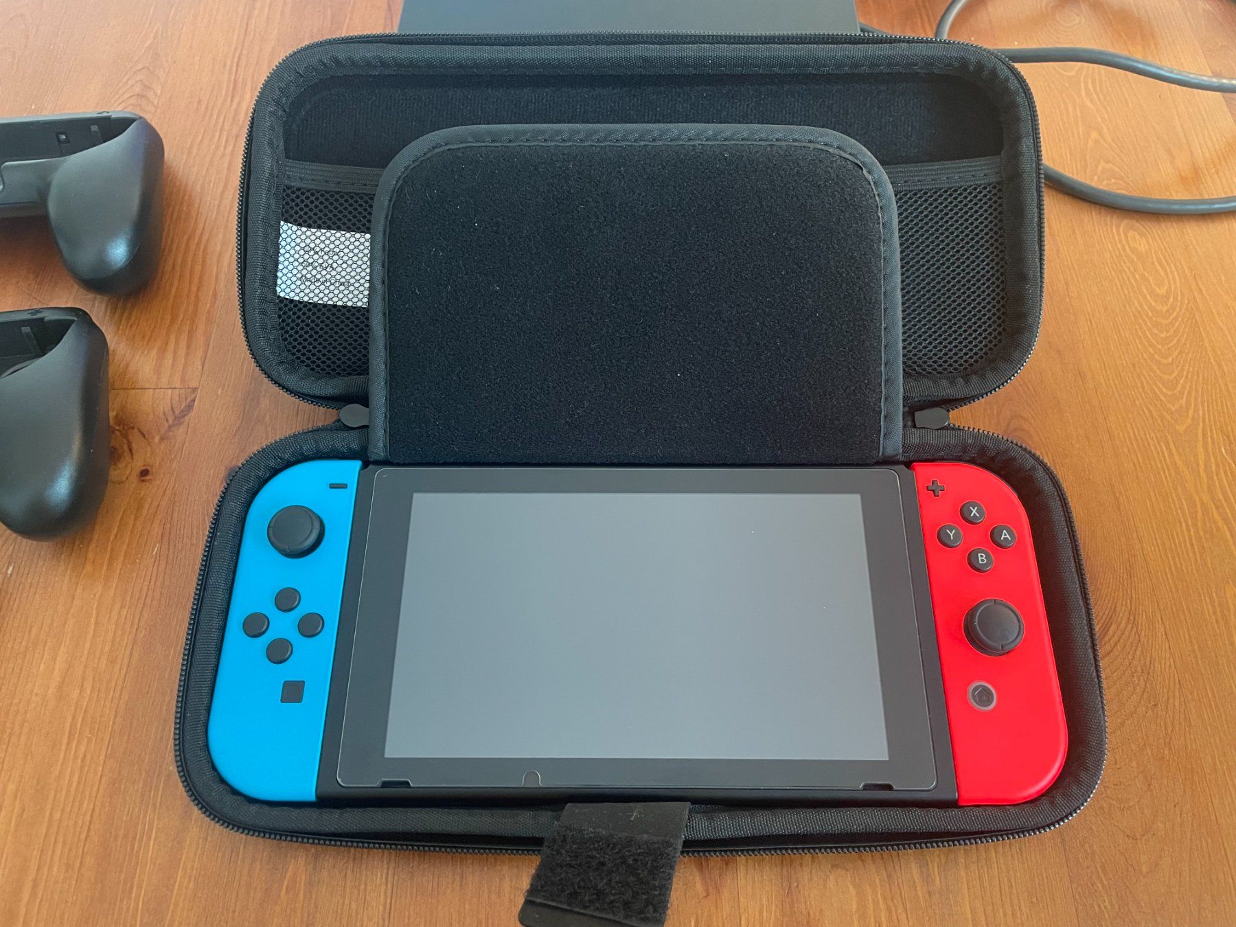 Nintendo Console: Nintendo Switch OG + custodia + vetro + grip + gioco – Usato da Locarno venduto da DavideBarberi 6
