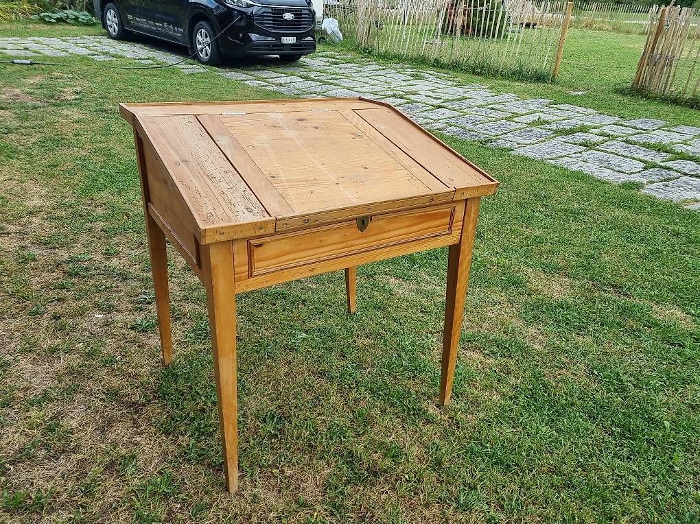 Bureaux: Pult aus Holz – D'occasion à Boll par boe_7ck5 2