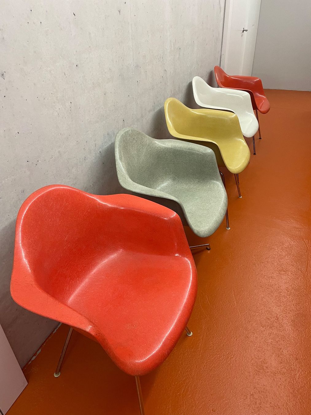 Eames Sedie: Eames Schaukelstuhl schwarz – Usato da ipsach venduto da Latigo 8