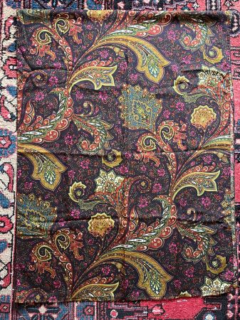 Leichter Paisley Schal