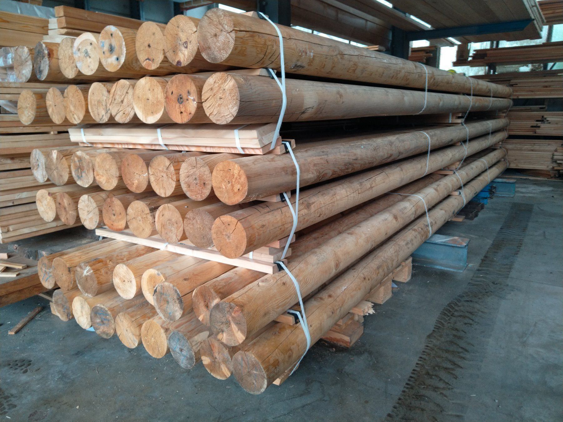 Holzartikel: Palisaden Pfähle Rundholz Träger Lärche – Gebraucht aus Basel von e-swiss 3