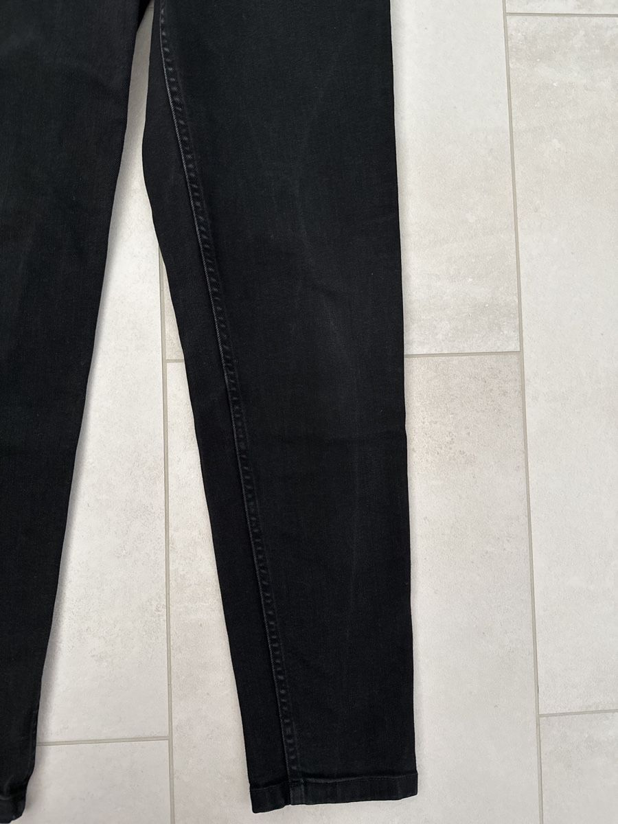 Jeans: Schwarze Damen Jeans Oasis Gr. 40 – Usato da Zug venduto da Hehe 1