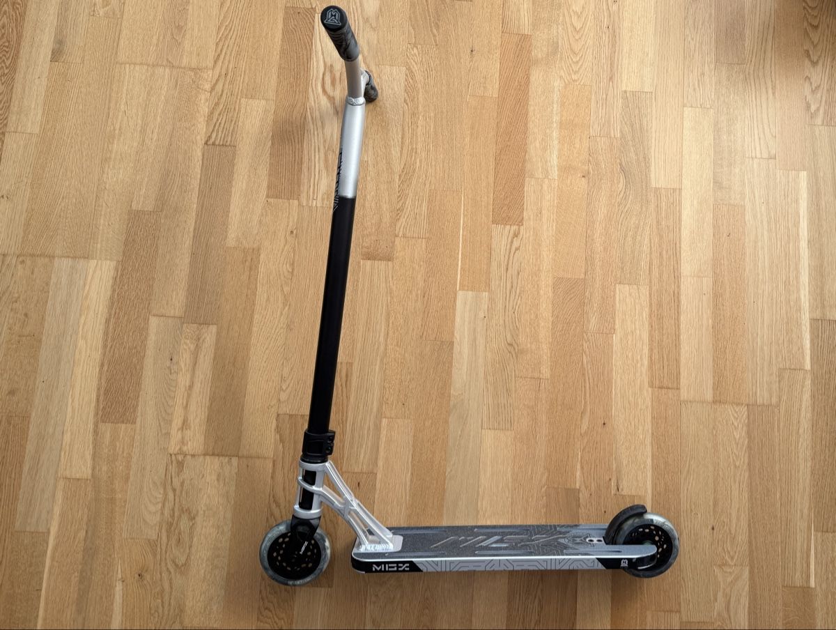 Kickboard: MGP MGX Extreme E1 Freestyle Scooter – Usato da Zürich venduto da LW-C-137 1